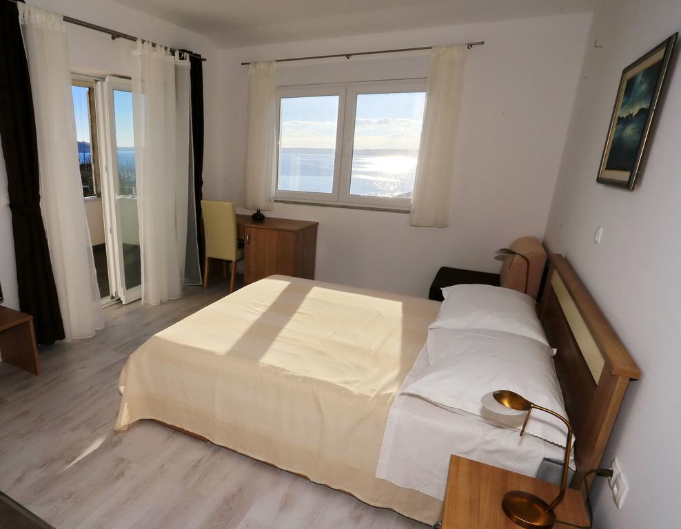 House Natali 70M From The Beach - Free Ev Top Up Rtina Exterior photo