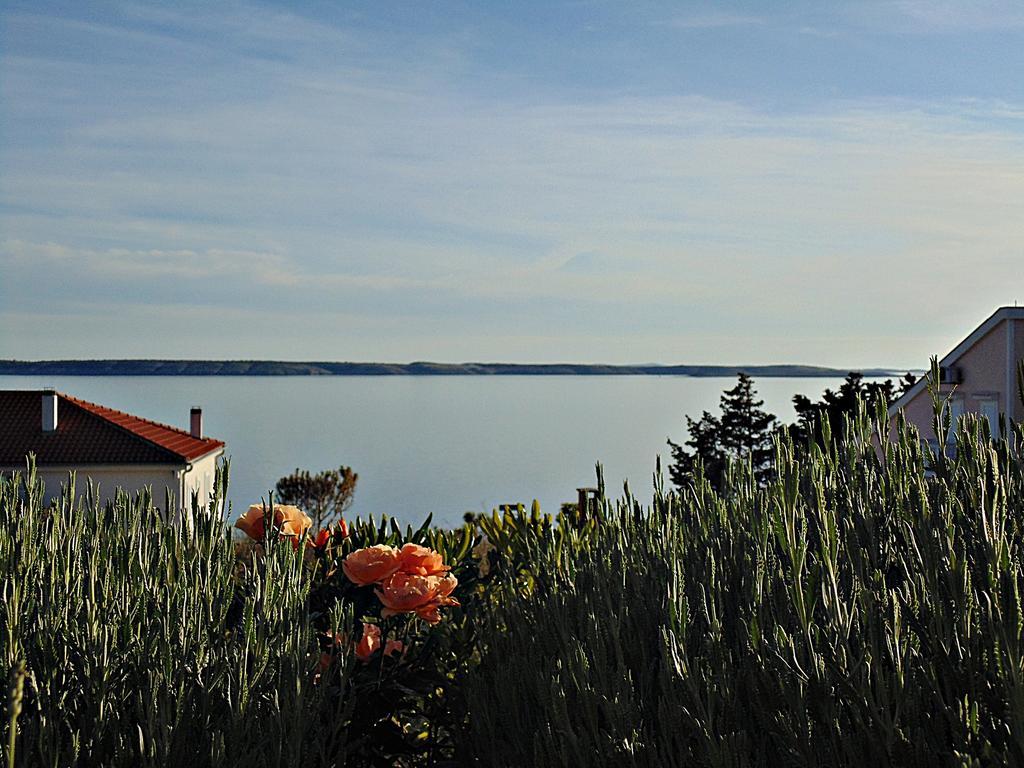 House Natali 70M From The Beach - Free Ev Top Up Rtina Exterior photo