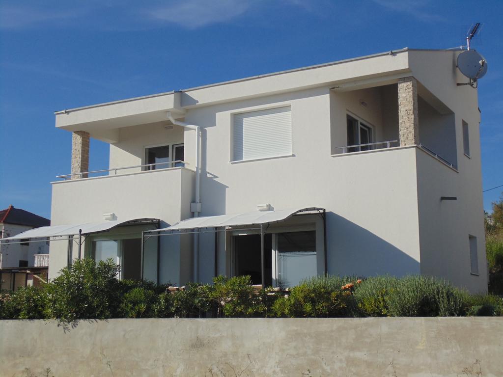 House Natali 70M From The Beach - Free Ev Top Up Rtina Exterior photo