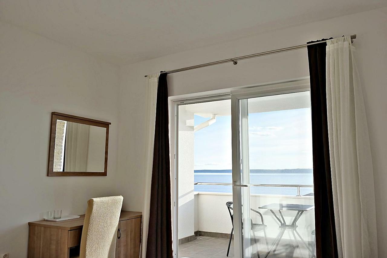 House Natali 70M From The Beach - Free Ev Top Up Rtina Exterior photo