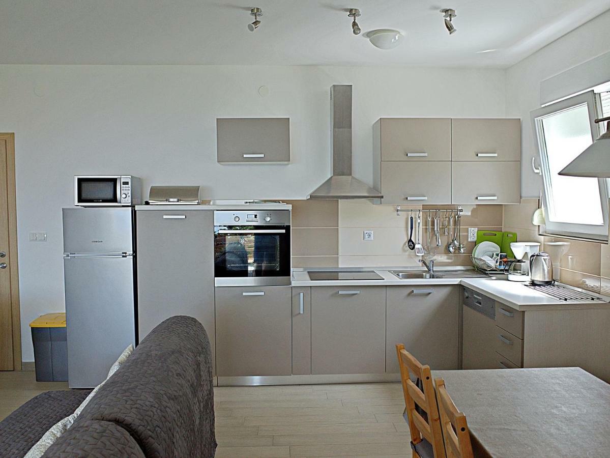 House Natali 70M From The Beach - Free Ev Top Up Rtina Exterior photo