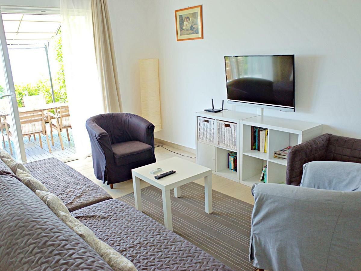 House Natali 70M From The Beach - Free Ev Top Up Rtina Exterior photo