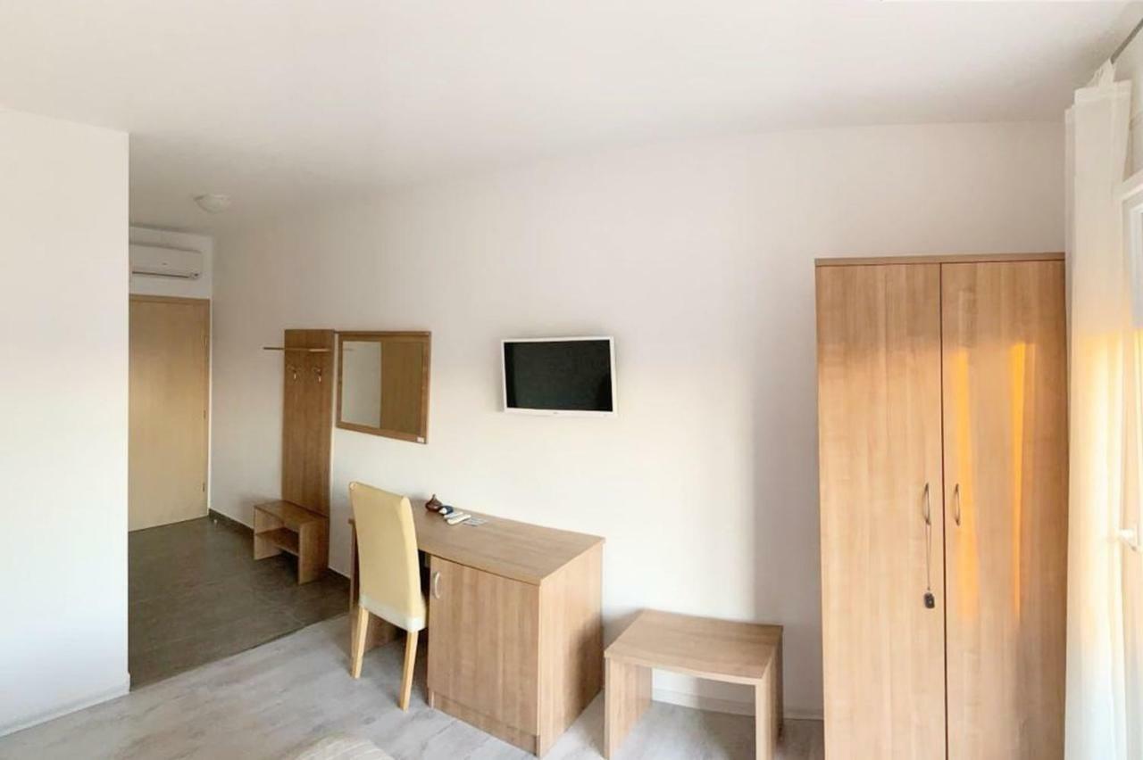 House Natali 70M From The Beach - Free Ev Top Up Rtina Exterior photo